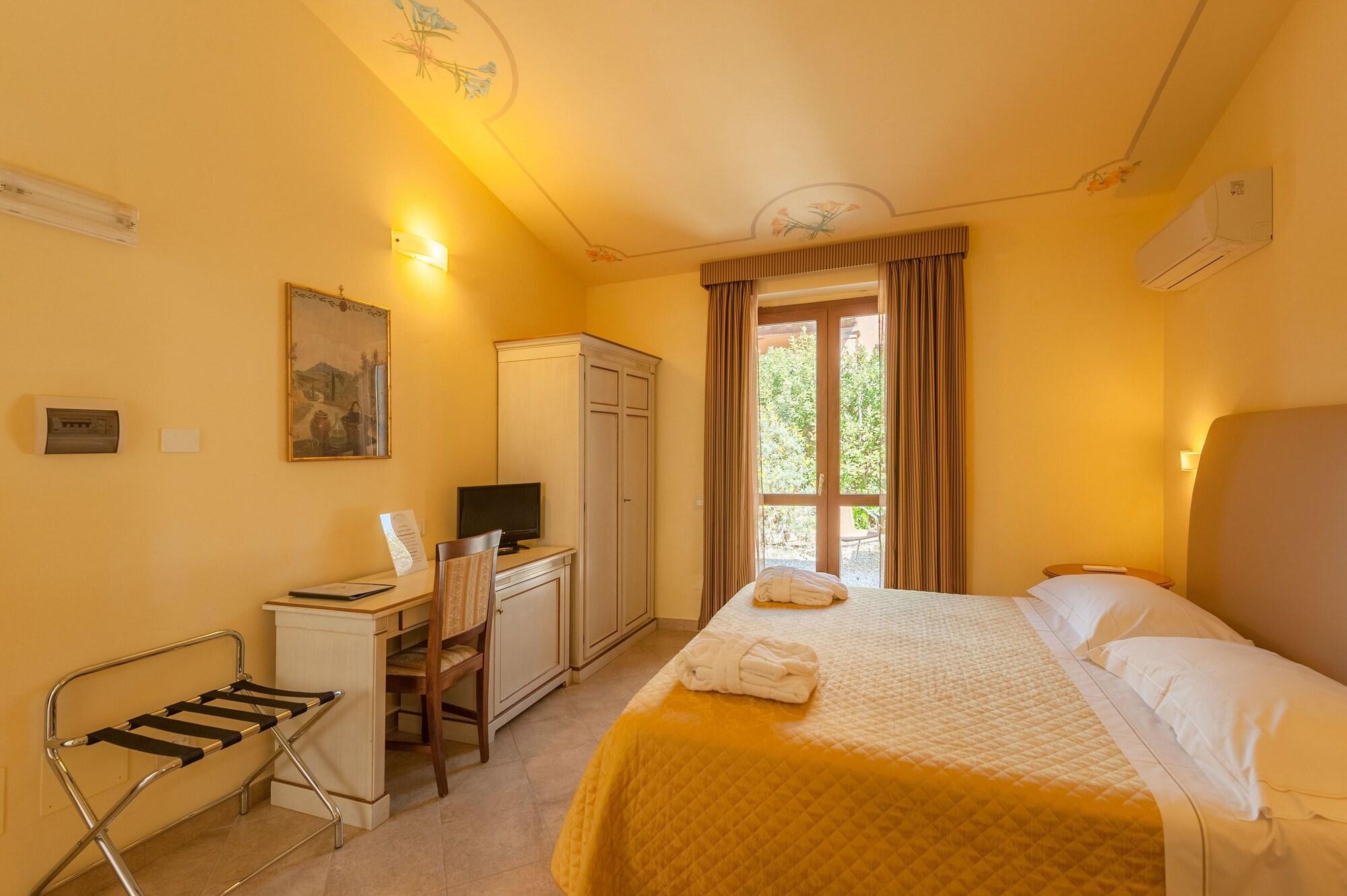 Hotel Saturno Fonte Pura サトゥルニア エクステリア 写真