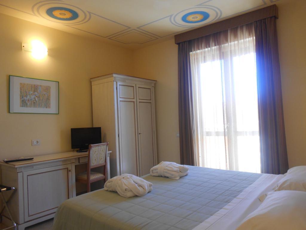 Hotel Saturno Fonte Pura サトゥルニア エクステリア 写真