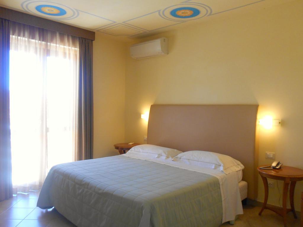 Hotel Saturno Fonte Pura サトゥルニア エクステリア 写真